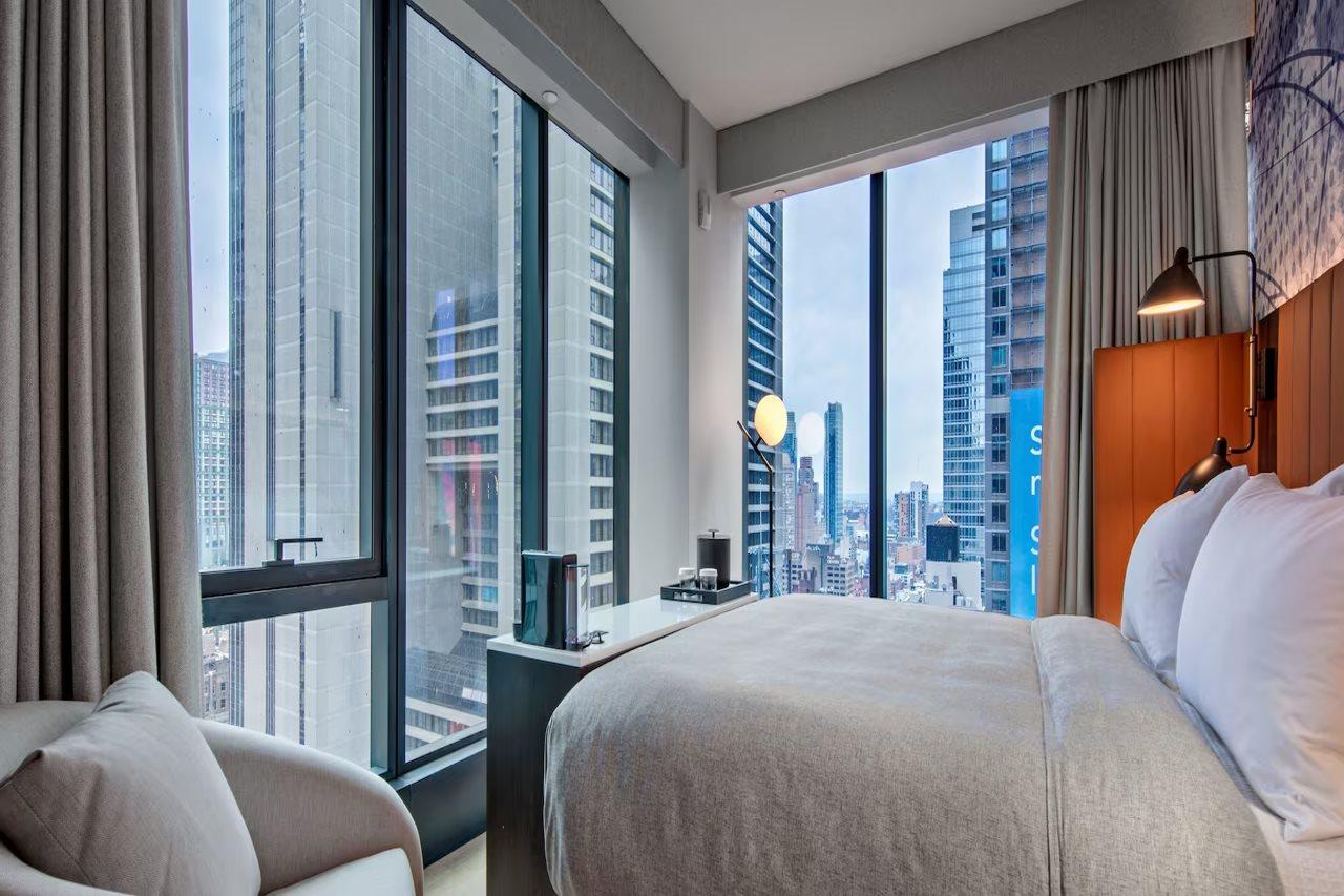 Doubletree Suites By Hilton Nyc - Times Square New York Exterior photo