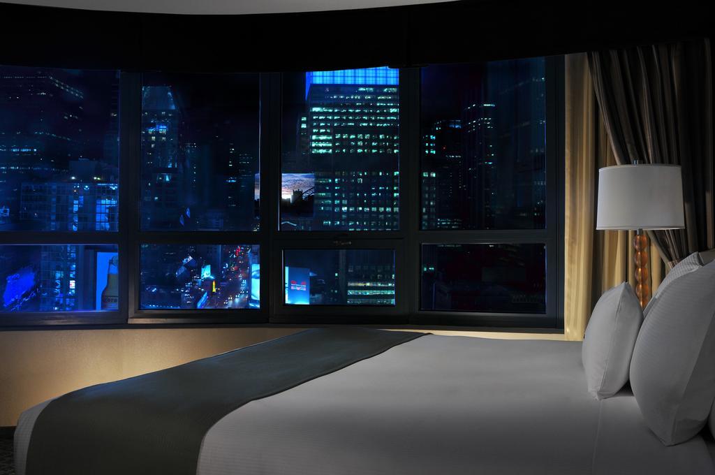 Doubletree Suites By Hilton Nyc - Times Square New York Exterior photo