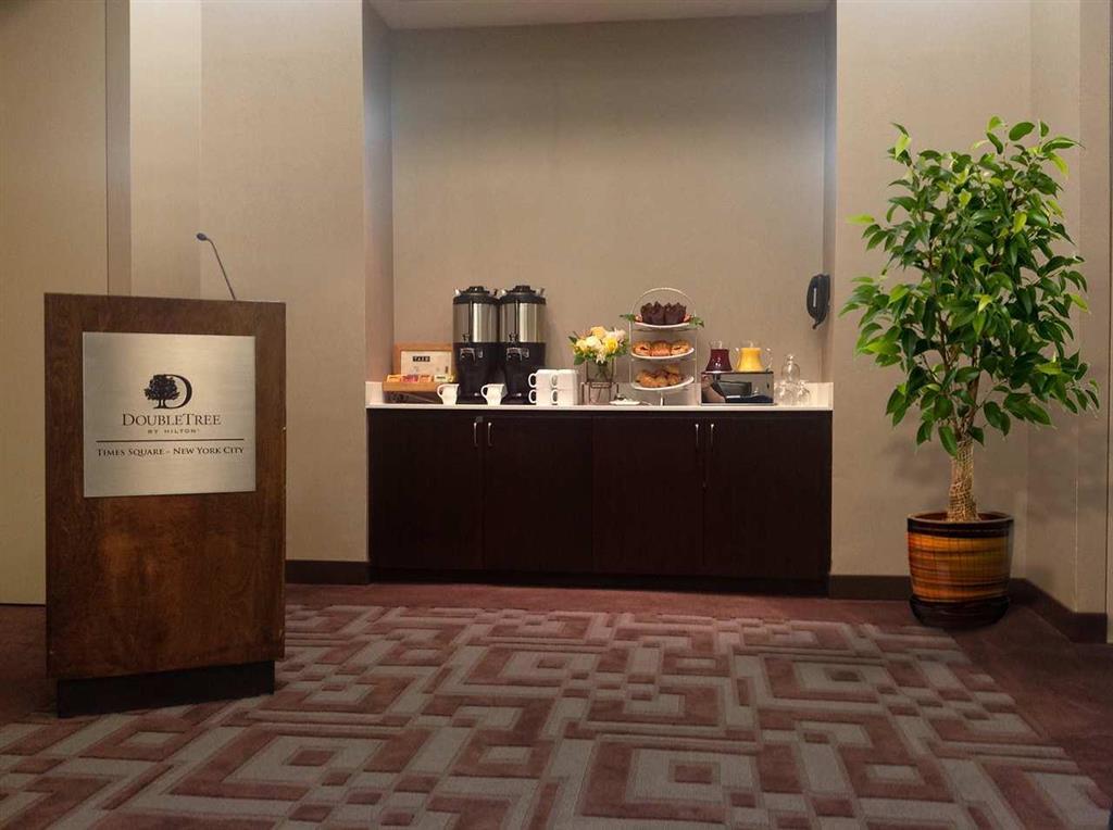 Doubletree Suites By Hilton Nyc - Times Square New York Restaurant photo