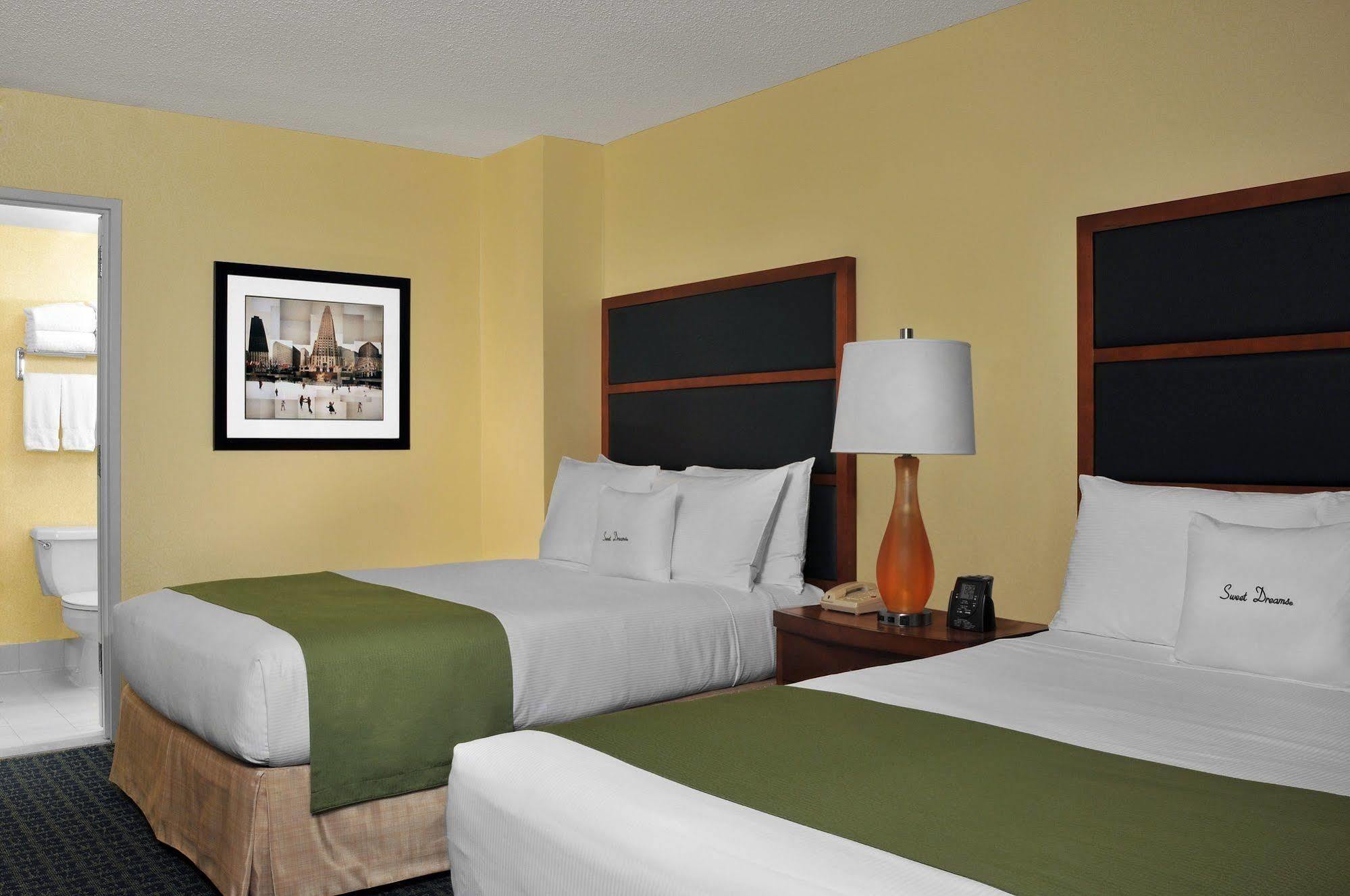 Doubletree Suites By Hilton Nyc - Times Square New York Exterior photo