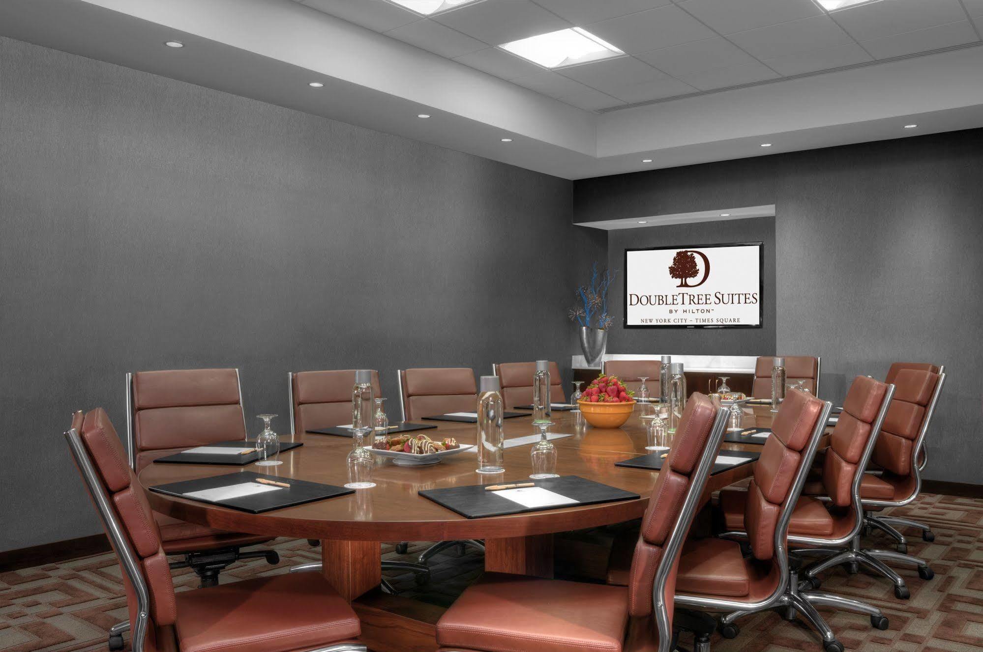 Doubletree Suites By Hilton Nyc - Times Square New York Exterior photo